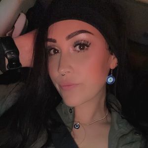 Meet your Posher, Cara